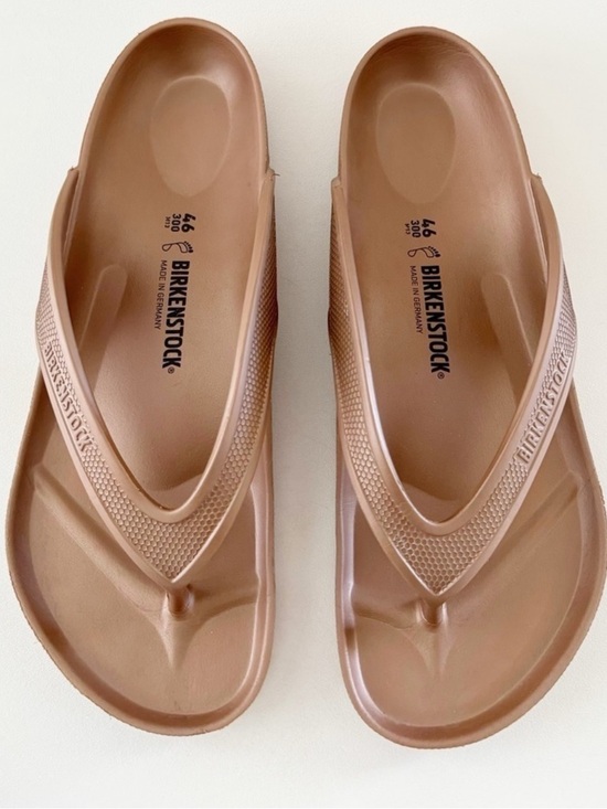 Birkenstock Shoes - BIRKENSTOCK HONOLULU THONG SANDAL FLIP FLOPS METALLIC COPPER women 9 men 7